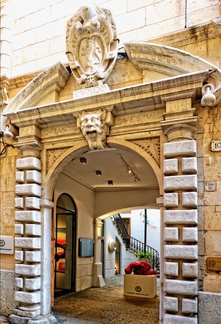 Eingangsportal Art Palace GB Palma 